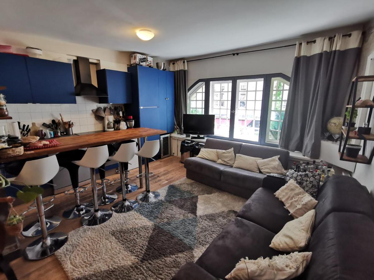& ! 3 Bedrooms, 2 Bathrooms Apartment *
