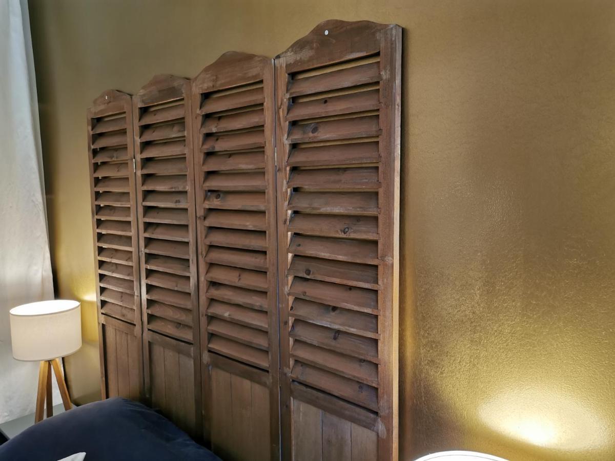 & ! 3 Bedrooms, 2 Bathrooms Apartment Paris