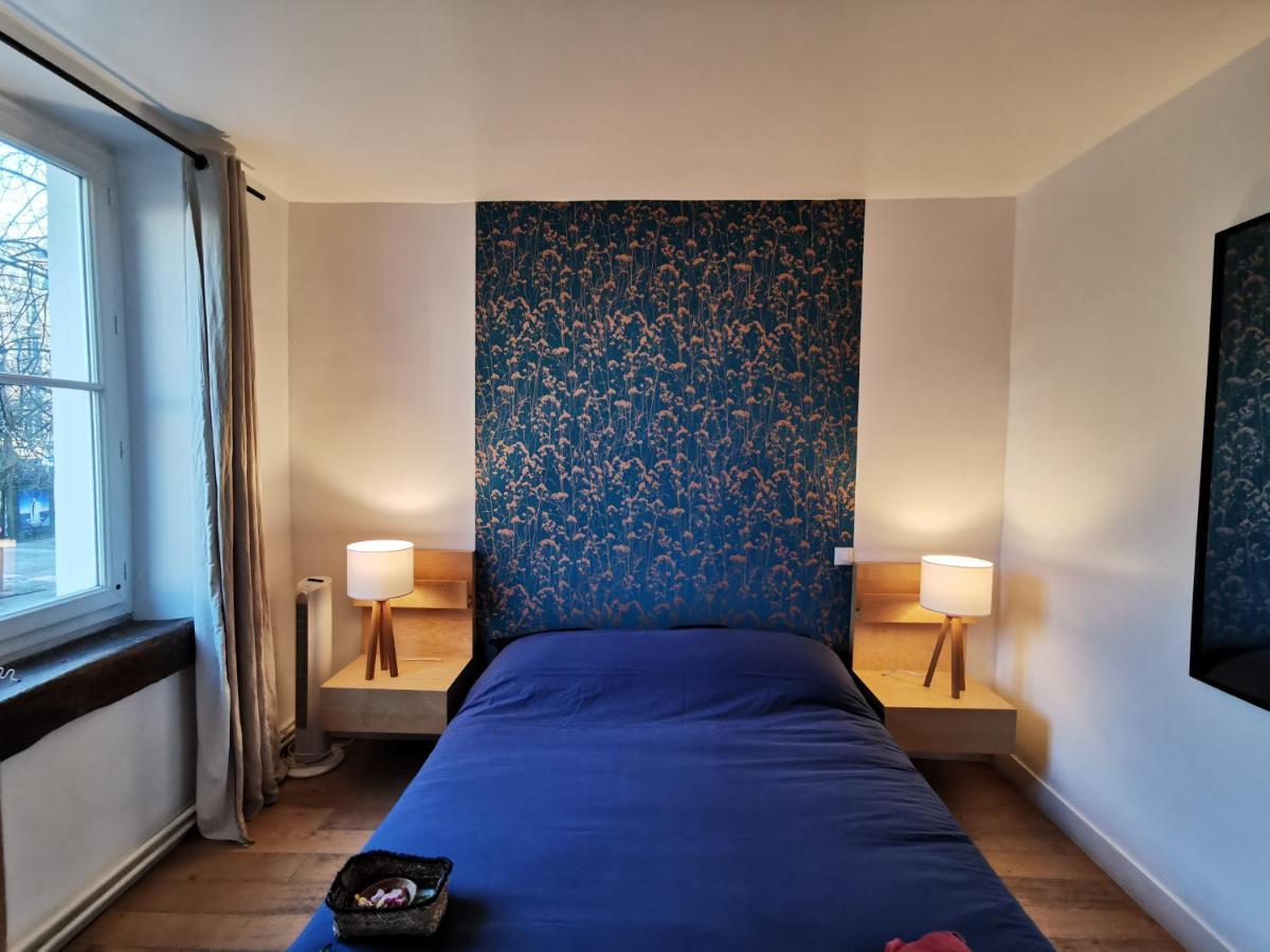 Apartment & ! 3 Bedrooms, 2 Bathrooms *